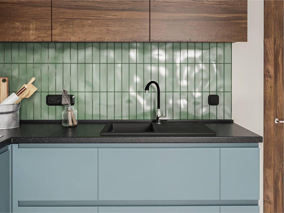 Кухонна мийка VERSAL black shine